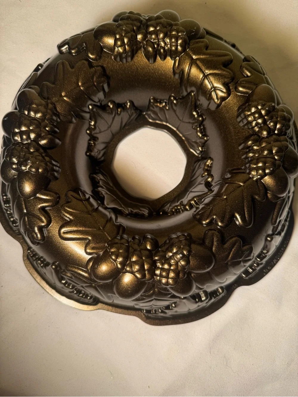 Nordic Ware Autumn Pattern Bundt Cake Pan